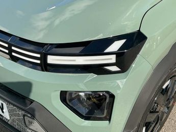 Dacia SPRING 27Kwh Extreme 65 48Kw 5Dr Auto