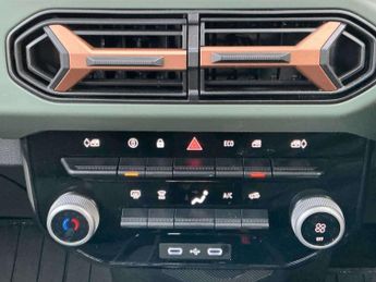 DACIA SPRING 27Kwh Extreme 65 48Kw 5Dr Auto