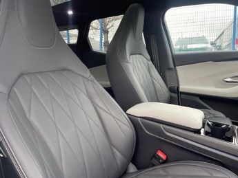 FORD EXPLORER 210Kw Premium 77Kwh 5Dr Auto