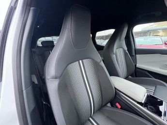 FORD CAPRI Extended Range 77Kwh Select Suv 5Dr Electric Auto (286 Ps)