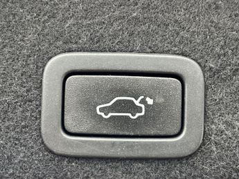 VOLVO XC60 2.4 D4 R-Design Lux Nav Suv 5Dr Diesel Auto Awd Euro 6 (S/S) (19