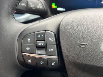 FORD FOCUS 1.0T Ecoboost Mhev Active X Estate 5Dr Petrol Hybrid Dct Euro 6 