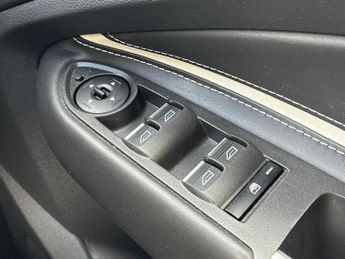 FORD KUGA VIGNALE 2.0 Tdci Vignale Suv 5Dr Diesel Powershift Awd Euro 6 (S/S) (180