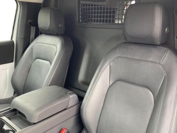 LAND ROVER DEFENDER 3.0 D250 Hard Top Se Auto