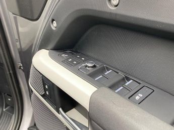 LAND ROVER DEFENDER 3.0 D300 Mhev X-Dynamic Se Suv 5Dr Diesel Auto 4Wd Euro 6 (S/S) 