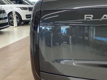 LAND ROVER RANGE ROVER 3.0 P550E Autobiography 4Dr Auto