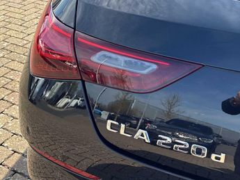 MERCEDES-BENZ CLA Cla 220D Amg Line Premium 5Dr Tip Auto