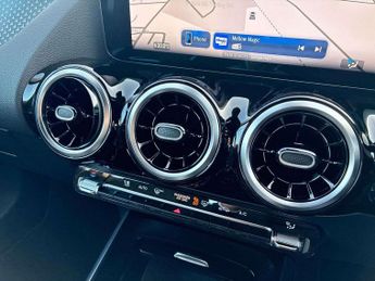 MERCEDES-BENZ GLA Gla 200D Sport Executive 5Dr Auto