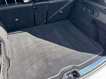 MERCEDES-BENZ GLC Glc 300 4Matic Amg Line Premium 5Dr 9G-Tronic