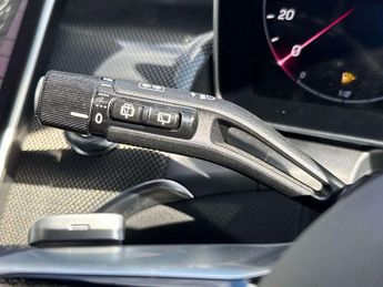 MERCEDES-BENZ GLC Glc 300 4Matic Amg Line Premium 5Dr 9G-Tronic