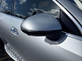 MERCEDES-BENZ GLC Glc 300 4Matic Amg Line Premium 5Dr 9G-Tronic