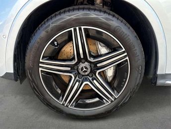 MERCEDES-BENZ GLC Glc 300 4Matic Amg Line Premium 5Dr 9G-Tronic