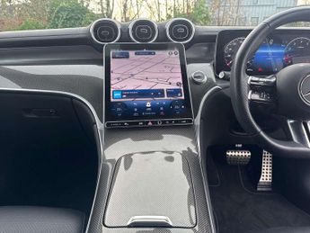 MERCEDES-BENZ GLC Glc 300 4Matic Amg Line Premium 5Dr 9G-Tronic