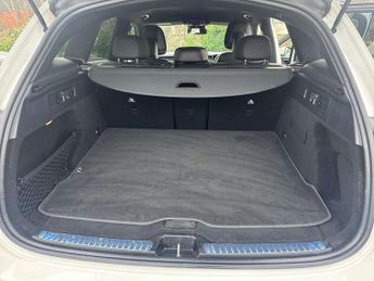 MERCEDES-BENZ GLC Glc 300 4Matic Amg Line Premium 5Dr 9G-Tronic