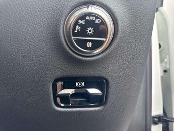 MERCEDES-BENZ GLC Glc 300 4Matic Amg Line Premium 5Dr 9G-Tronic