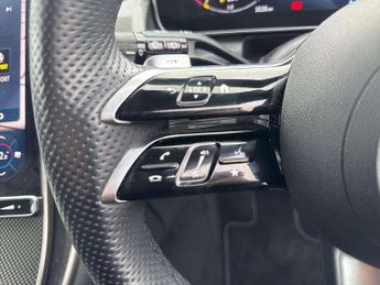 MERCEDES-BENZ GLC Glc 300 4Matic Amg Line Premium 5Dr 9G-Tronic