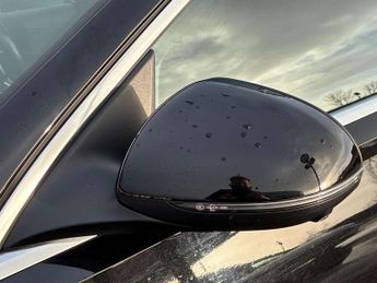 MERCEDES-BENZ C CLASS C300E Amg Line Premium Plus 5Dr 9G-Tronic