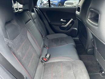MERCEDES-BENZ CLA Cla 200 Amg Line Executive 5Dr Tip Auto