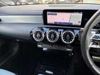 MERCEDES-BENZ CLA Cla 250E Amg Line Premium 5Dr Tip Auto