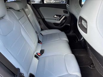 MERCEDES-BENZ CLA Cla 250E Amg Line Premium 5Dr Tip Auto