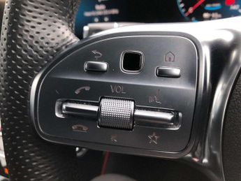 MERCEDES-BENZ EQC Eqc 400 300Kw Amg Line Edition 80Kwh 5Dr Auto