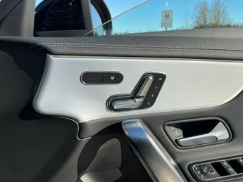 MERCEDES-BENZ CLA Cla 220D Amg Line Premium Plus 5Dr Tip Auto