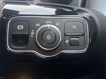 MERCEDES-BENZ A CLASS A180 Amg Line Premium Edition 5Dr Auto