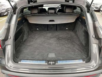 Mercedes-Benz EQC Eqc 400 300Kw Amg Line 80Kwh 5Dr Auto