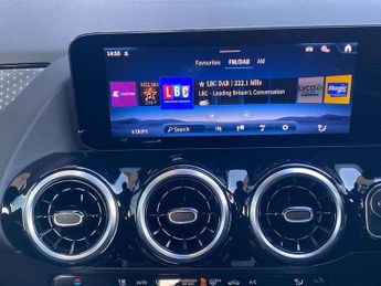 MERCEDES-BENZ GLA Gla 200D Sport Executive 5Dr Auto