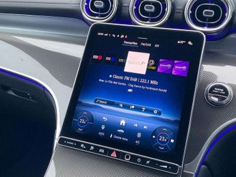 MERCEDES-BENZ GLC Glc 300E 4Matic Amg Line 5Dr 9G-Tronic