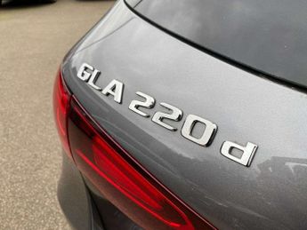 MERCEDES-BENZ GLA Gla 220D 4Matic Amg Line Premium Plus 5Dr Auto