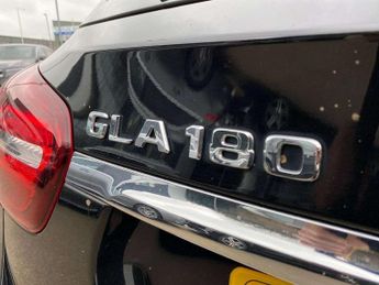 MERCEDES-BENZ GLA Gla 180 Amg Line Edition 5Dr Auto