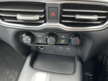 NISSAN JUKE 1.0 Dig-T Acenta Premium 5Dr Dct