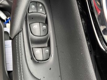 NISSAN QASHQAI 1.3 Dig-T 160 N-Connecta 5Dr Dct