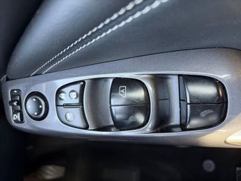 NISSAN JUKE 1.6 N-Connecta Suv 5Dr Petrol Hybrid Auto Euro 6 (143 Ps)