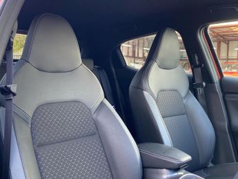 NISSAN JUKE 1.6 N-Connecta Suv 5Dr Petrol Hybrid Auto Euro 6 (143 Ps)