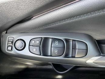 NISSAN JUKE 1.6 Hybrid N-Connecta 5Dr Auto