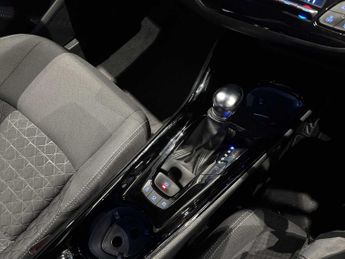 TOYOTA C-HR 1.8 Hybrid Design 5Dr Cvt