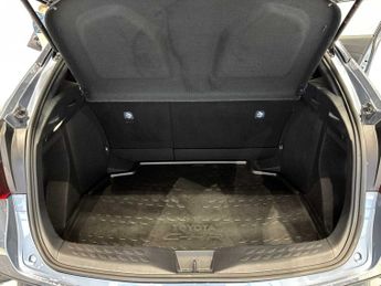 TOYOTA C-HR 1.8 Hybrid Design 5Dr Cvt