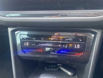 VOLKSWAGEN TIGUAN 1.5 Tsi 150 Active 5Dr Dsg