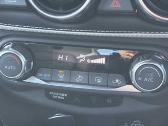 NISSAN JUKE 1.6 Hybrid Premiere Edition 5Dr Auto