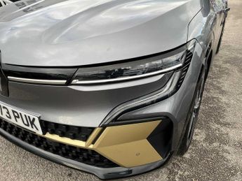 Renault MEGANE E-TECH Ev60 160Kw Iconic 60Kwh Optimum Charge 5Dr Auto