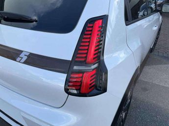 Renault 5 90Kw Iconic Five Urban Range 40Kwh 5Dr Auto