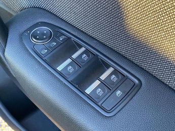 RENAULT CAPTUR 1.6 E-Tech Techno Suv 5Dr Petrol Hybrid Auto Euro 6 (S/S) (145 P