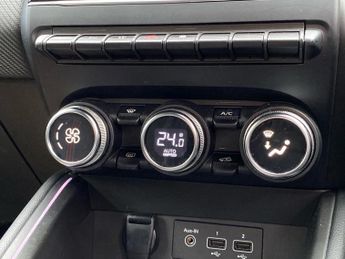 RENAULT CLIO 1.6 E-Tech Rs Line Hatchback 5Dr Petrol Hybrid Auto Euro 6 (S/S)