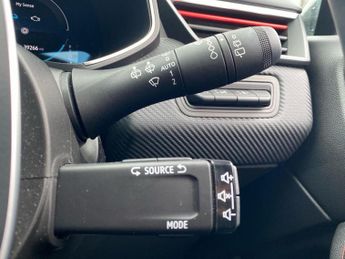 RENAULT CLIO 1.6 E-Tech Rs Line Hatchback 5Dr Petrol Hybrid Auto Euro 6 (S/S)