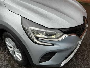 Renault CAPTUR 1.6 E-Tech Hybrid 145 Iconic Edition 5Dr Auto