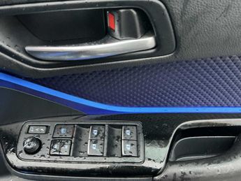 TOYOTA C-HR 1.2T Dynamic 5Dr Cvt