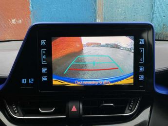 TOYOTA C-HR 1.2T Dynamic 5Dr Cvt