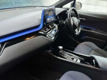 TOYOTA C-HR 1.2T Dynamic 5Dr Cvt